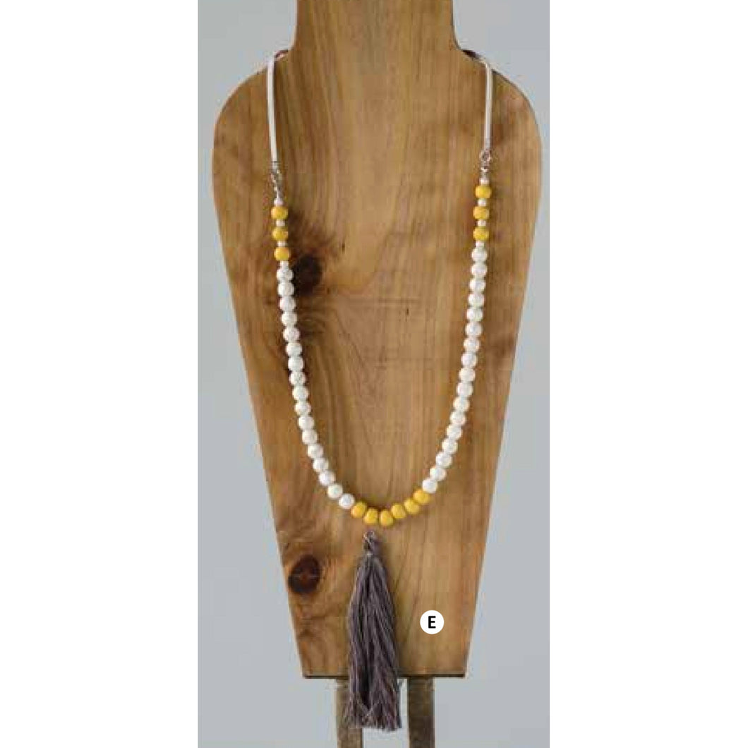 34” wooden white and beige necklace 1357a